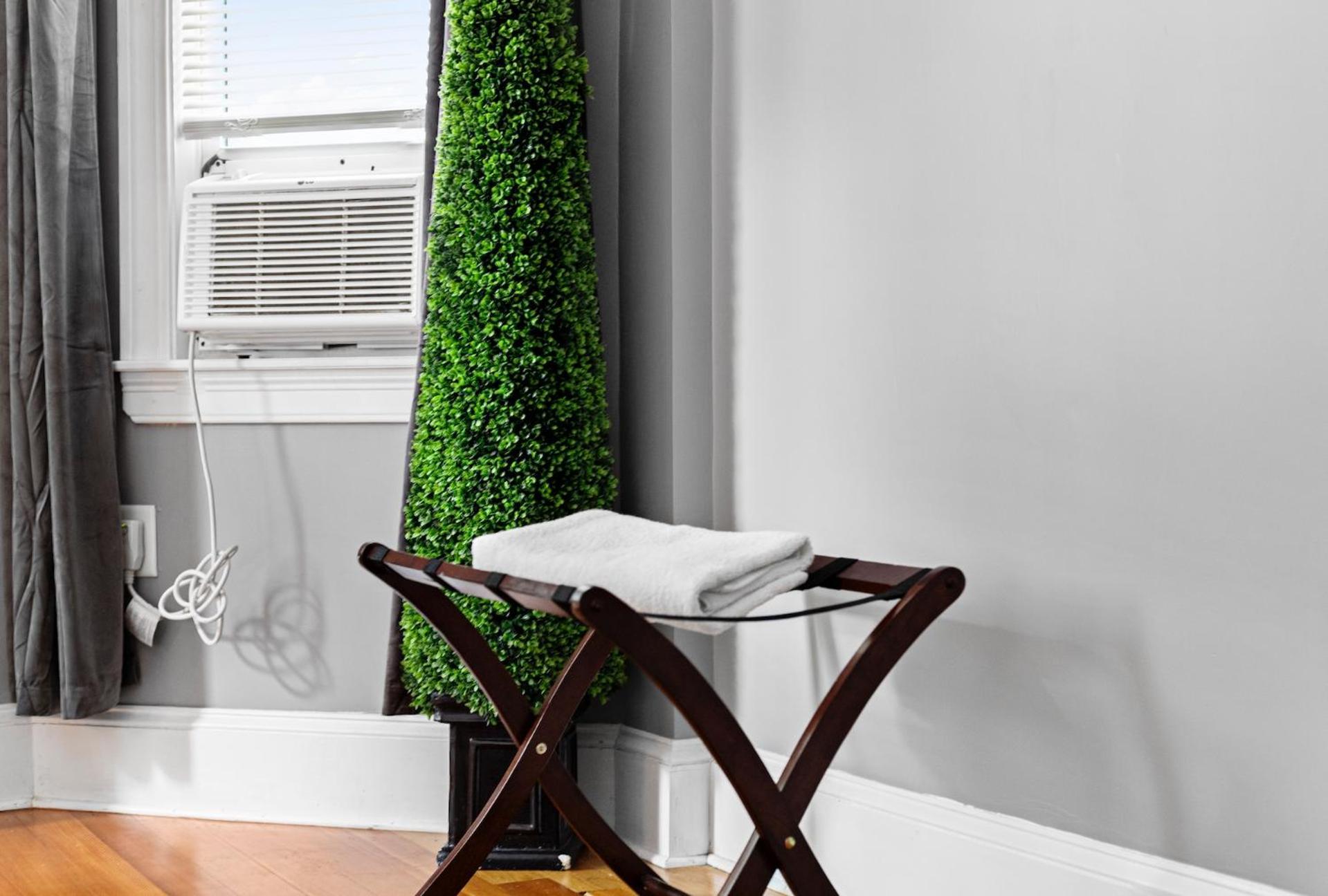 Spacious Apartments Near Ashmont - Evonify Stays Boston Eksteriør billede