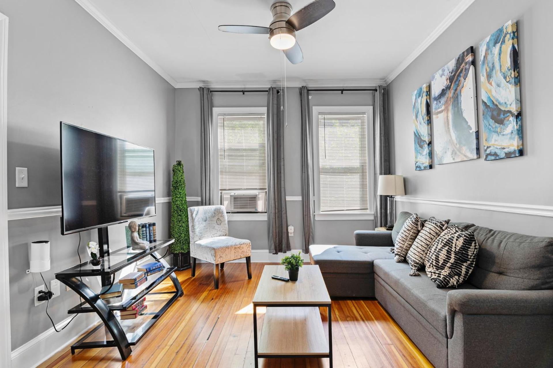 Spacious Apartments Near Ashmont - Evonify Stays Boston Eksteriør billede